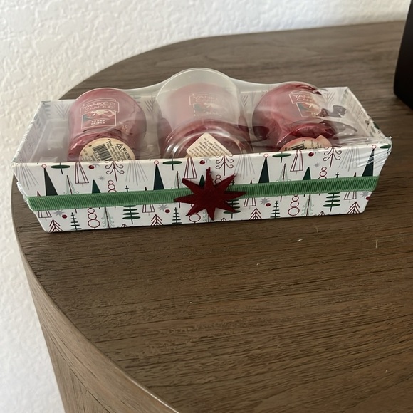 Retired Yankee Candle Votive Gift Set Berry Trifle - Picture 4 of 10